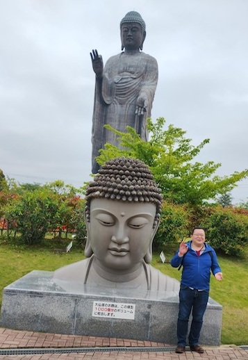 牛久大仏を背景にした記念写真
