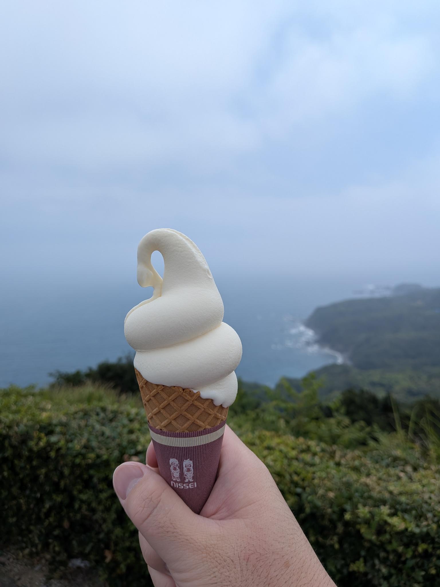 横山展望台で食べたソフトクリーム
