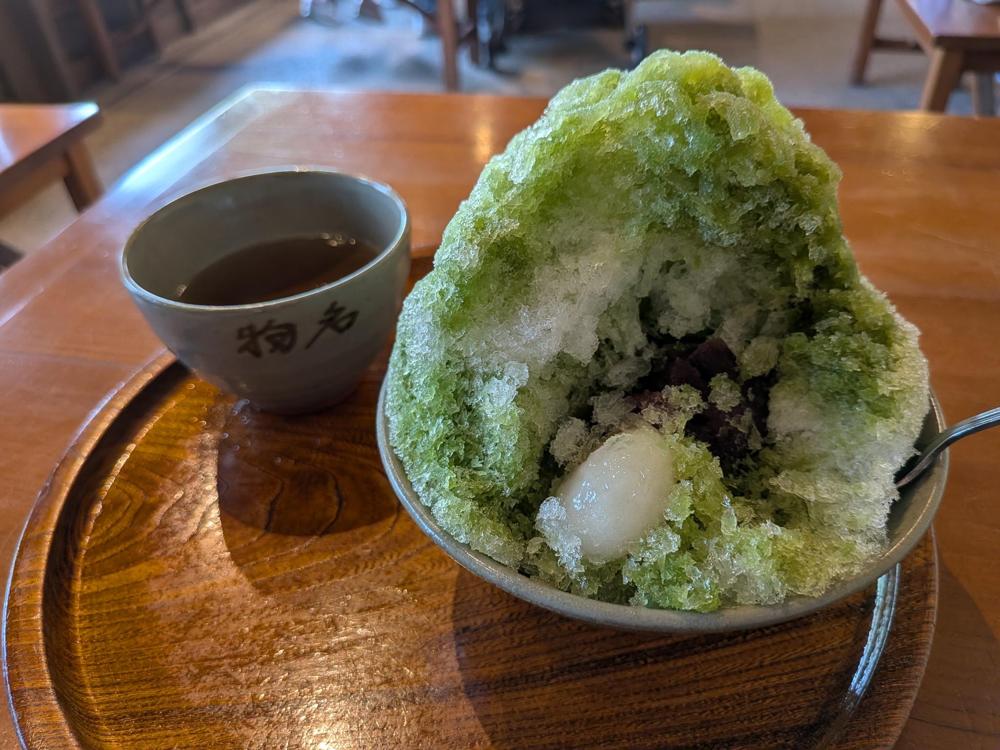 餡と餅が見える赤福氷